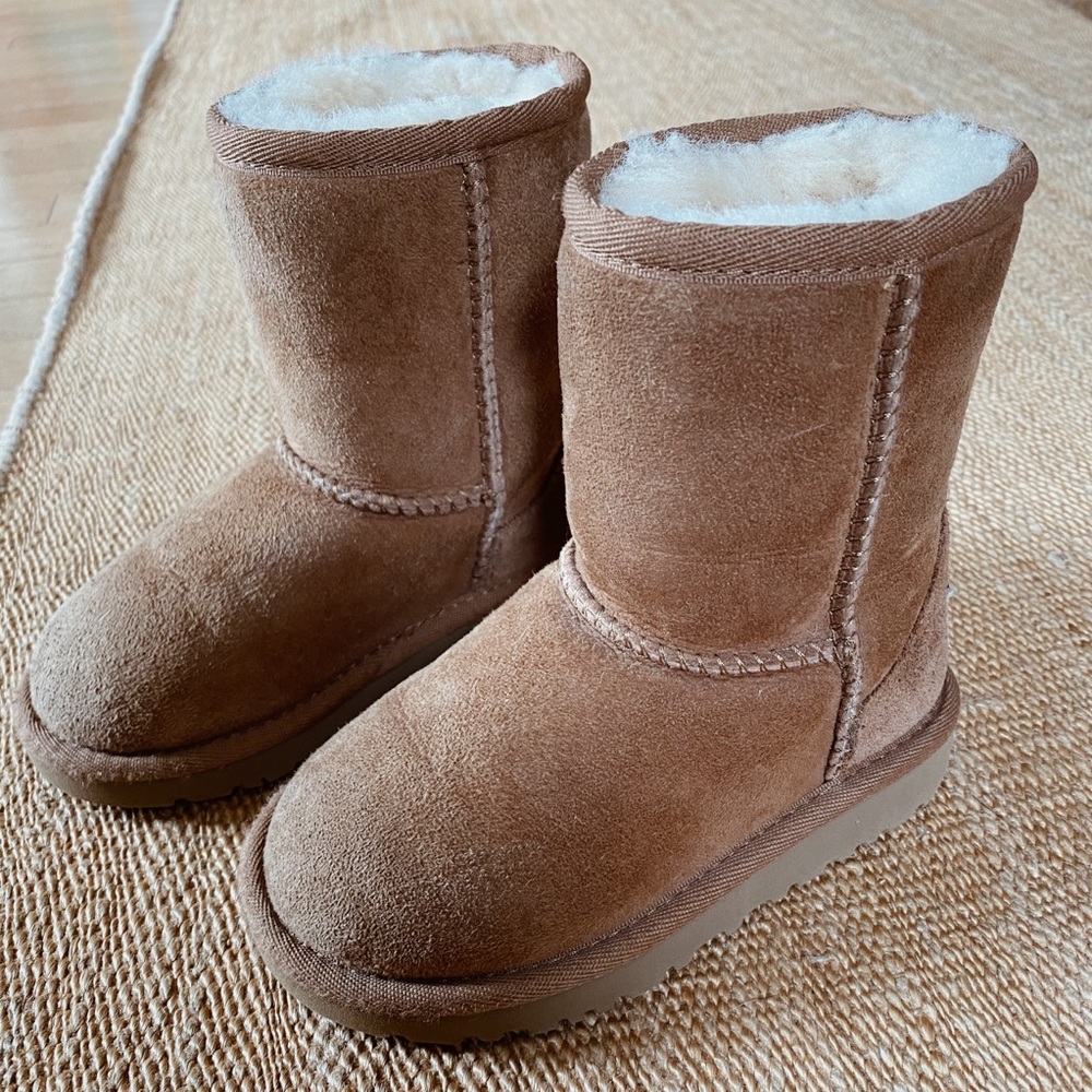 UGG - Classic boot in Chestnut for Toddlers